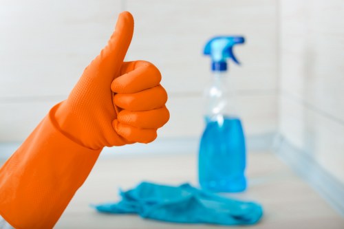 Final review of a resolved cleaning service complaint